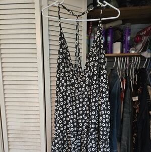 Black Floral Strappy Sundress with White Daisies. 3x